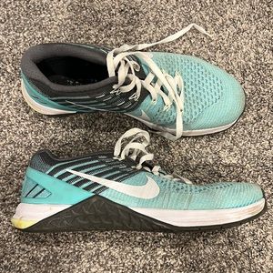 Nike metcon size 9 teal